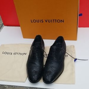 Louis Vuitton dress shoes.  Size 7.5